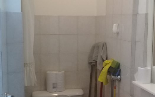 Oficina comercial de 4 ambientes en Suipacha 800 – Retiro