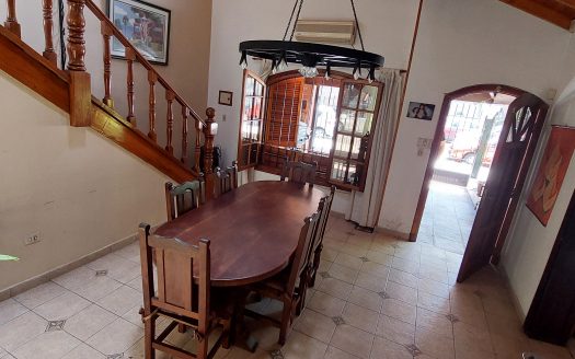 180m – Casa lote propio – 3 dormitorios – Villa Pueyrredon