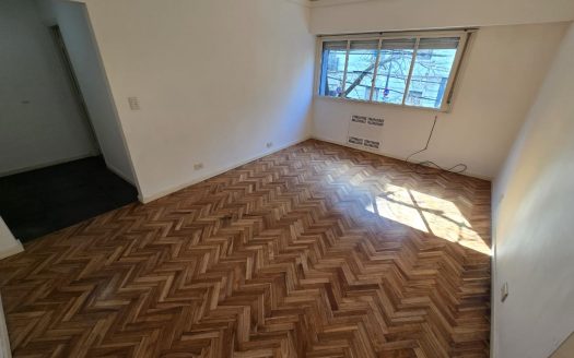 52m – 1 dormitorio – Amplio living – Cocina – Excelente estado – Parque Patricios