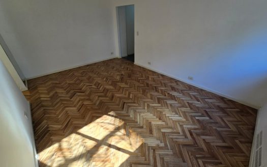 52m – 1 dormitorio – Amplio living – Cocina – Excelente estado – Parque Patricios