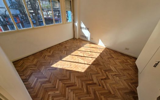 52m – 1 dormitorio – Amplio living – Cocina – Excelente estado – Parque Patricios