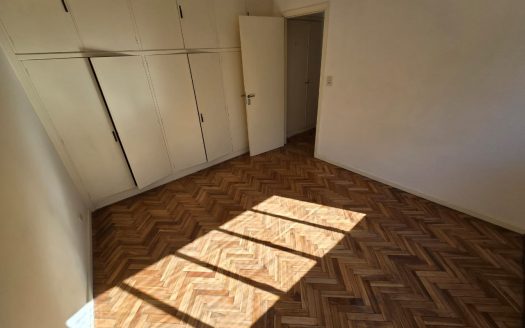 52m – 1 dormitorio – Amplio living – Cocina – Excelente estado – Parque Patricios