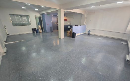 85m – Planta Libre – 1 baño en el pasillo – Excelente estado – Monserrat