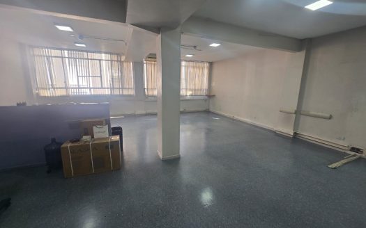 85m – Planta Libre – 1 baño en el pasillo – Excelente estado – Monserrat