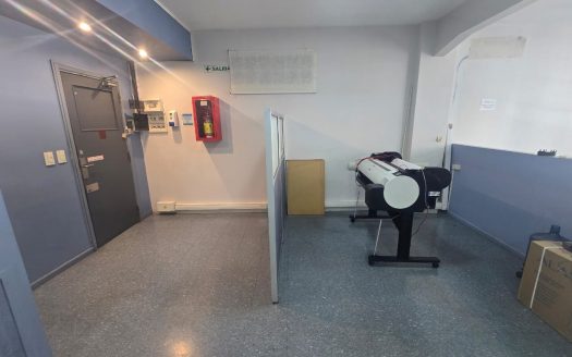 85m – Planta Libre – 1 baño en el pasillo – Excelente estado – Monserrat