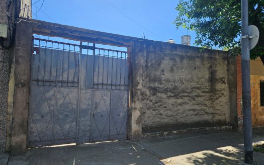 333m – Lote 8.66×38.45 – USAB 1 – Alt. Max 12m – Flores Sur