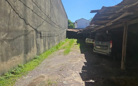 333m – Lote 8.66×38.45 – USAB 1 – Alt. Max 12m – Flores Sur