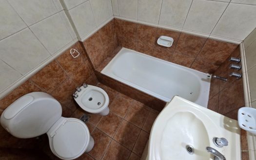 54m – 2 dormitorios – Balcon – 1 cochera – Baulera – Chacarita