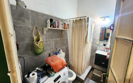 75m – 2 dormitorios – 2 patios – Cocina – Balvanera